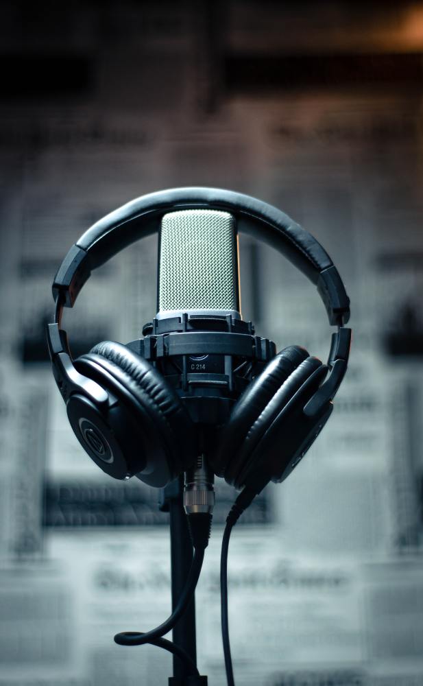 Radio mic and headphones